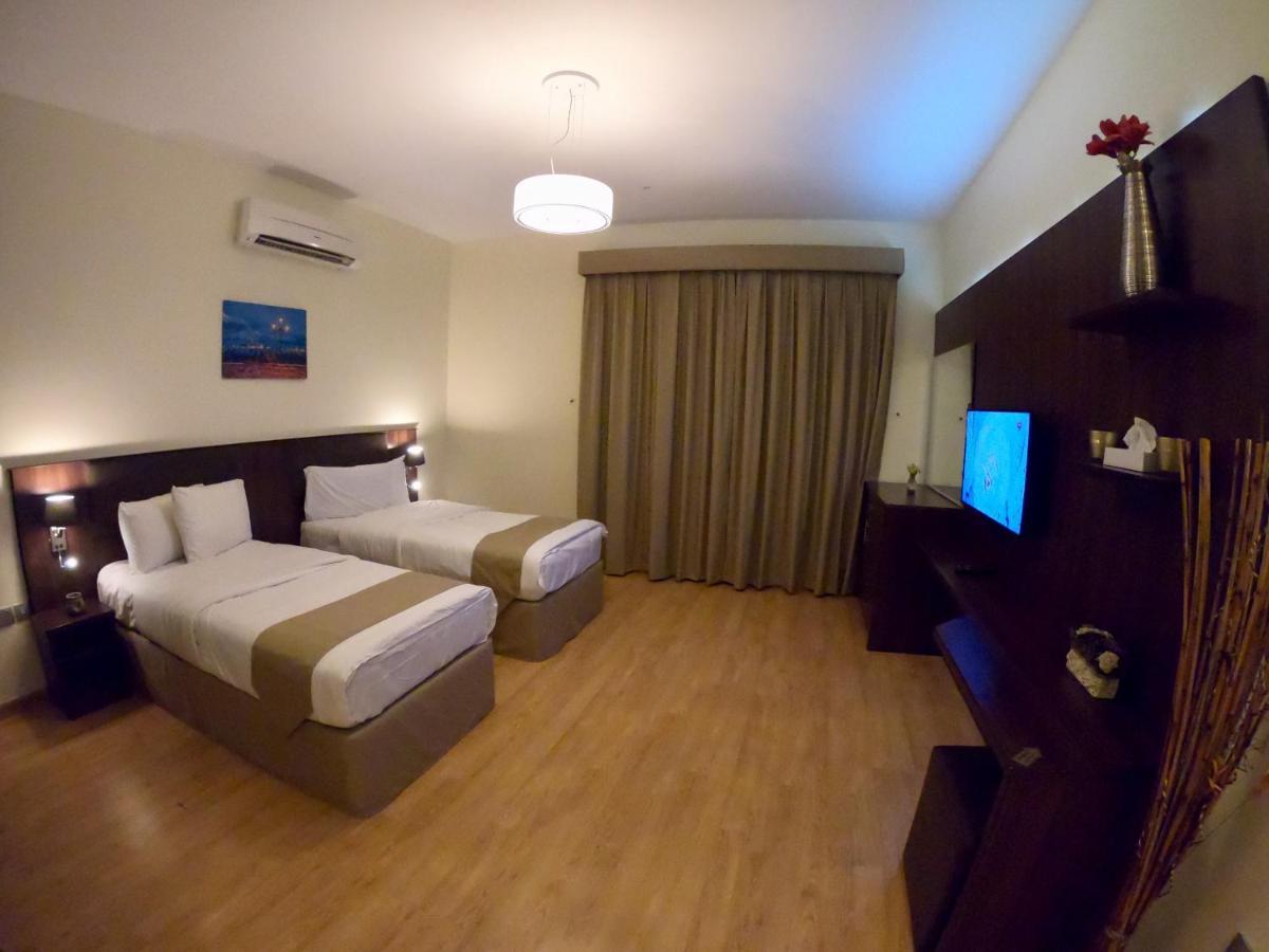 Weekend Hotel & Apartments Muscat Exteriör bild
