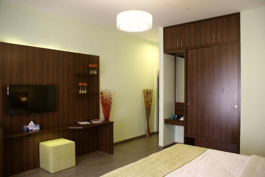 Weekend Hotel & Apartments Muscat Rum bild