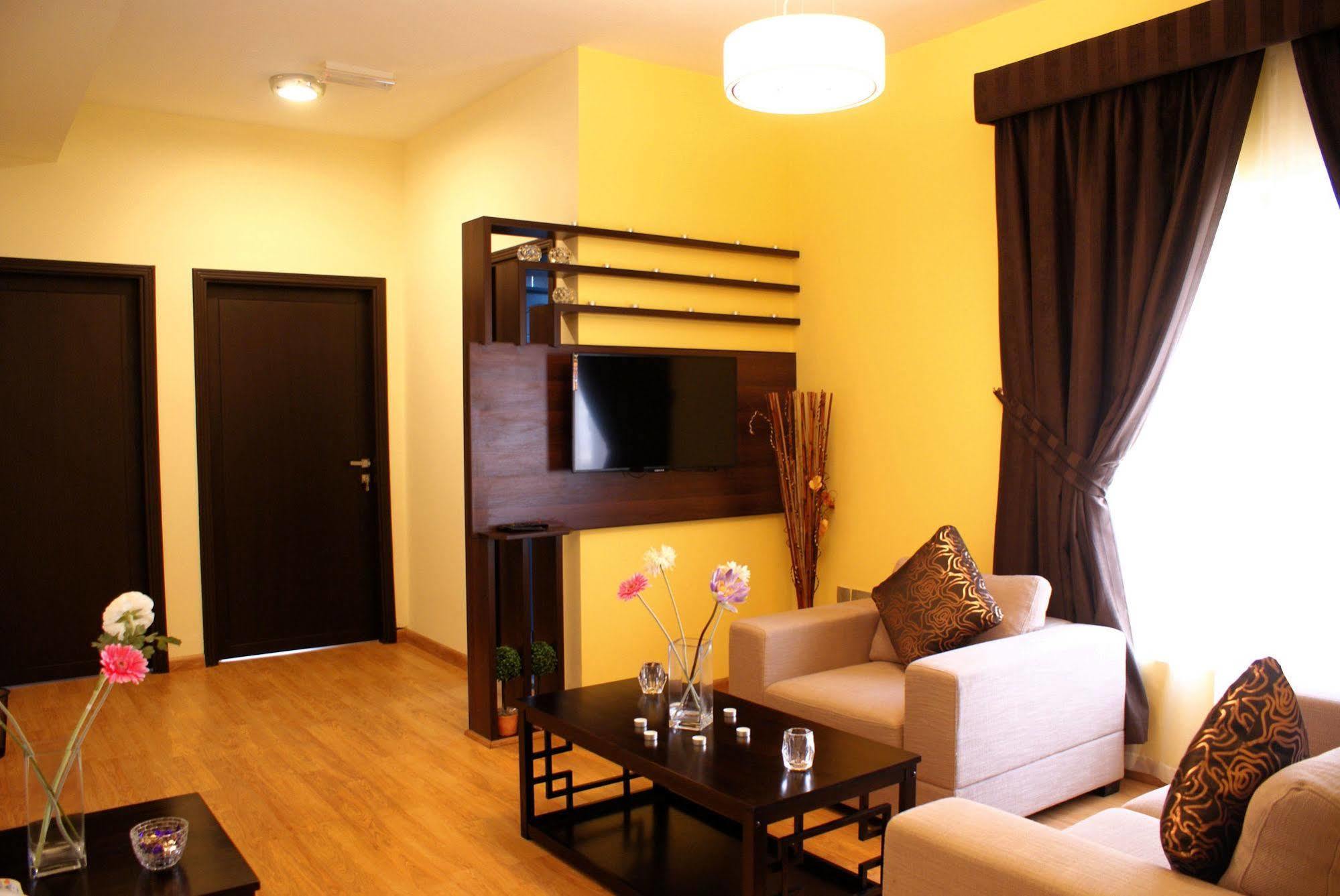 Weekend Hotel & Apartments Muscat Exteriör bild